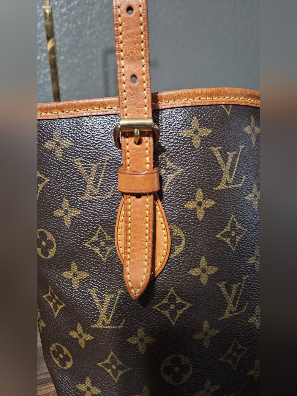Authentic Louis Vuitton Vintage Bucket PM Monogram Canvas - Picture 6 of 12